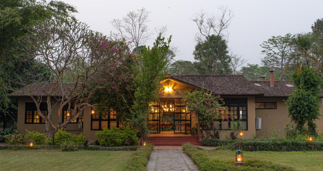 Green Mansions Jungle Resort Sauraha Esterno foto