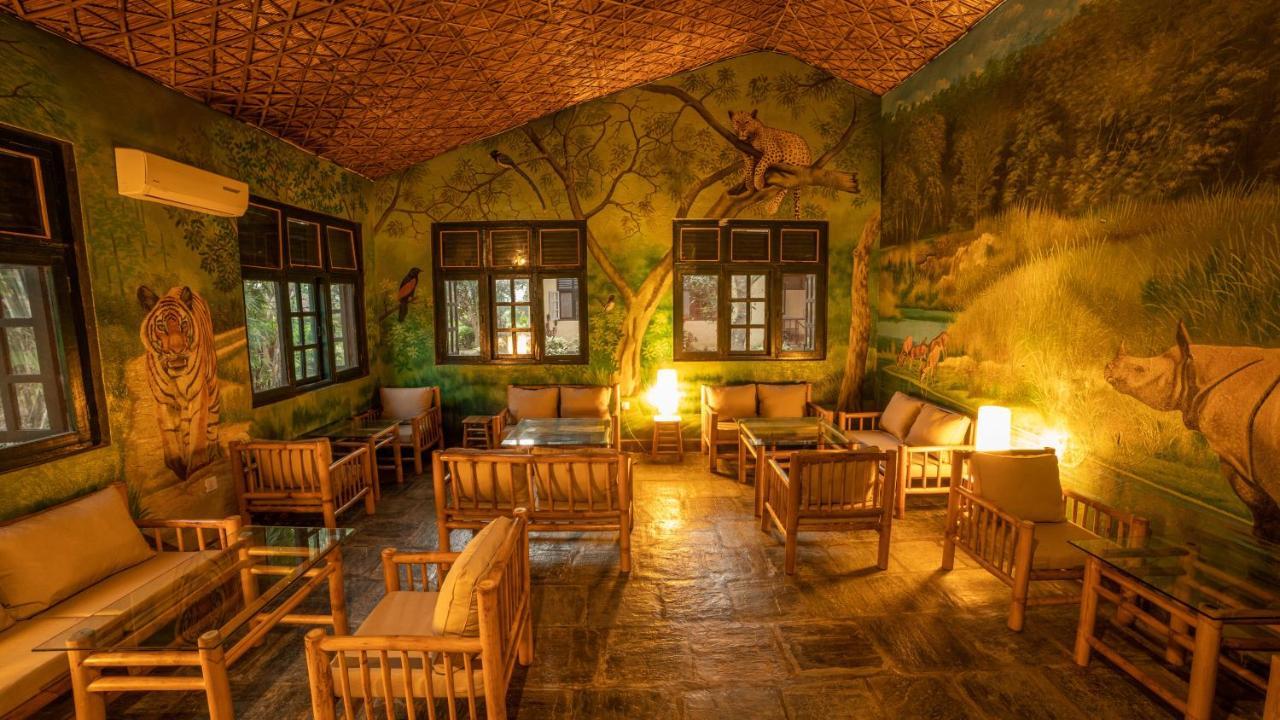Green Mansions Jungle Resort Sauraha Esterno foto