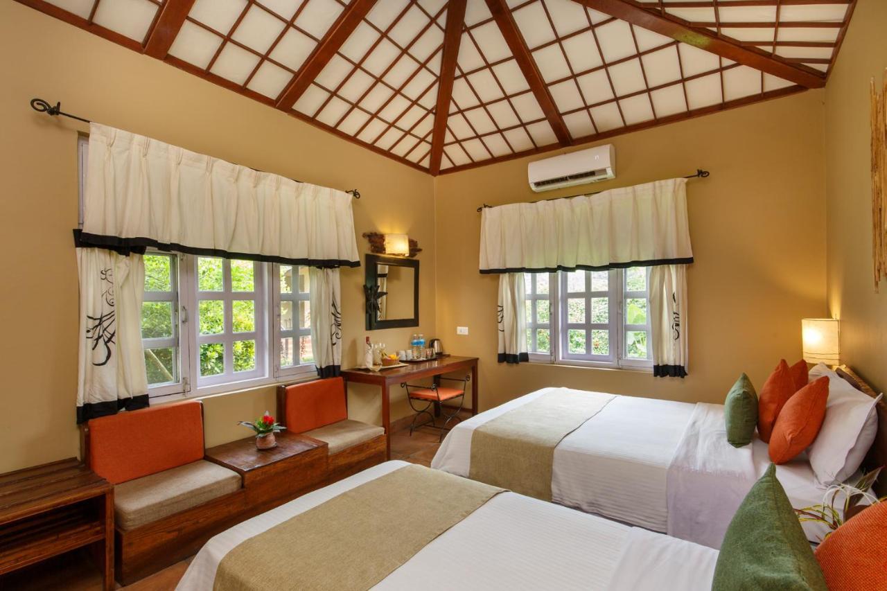 Green Mansions Jungle Resort Sauraha Esterno foto
