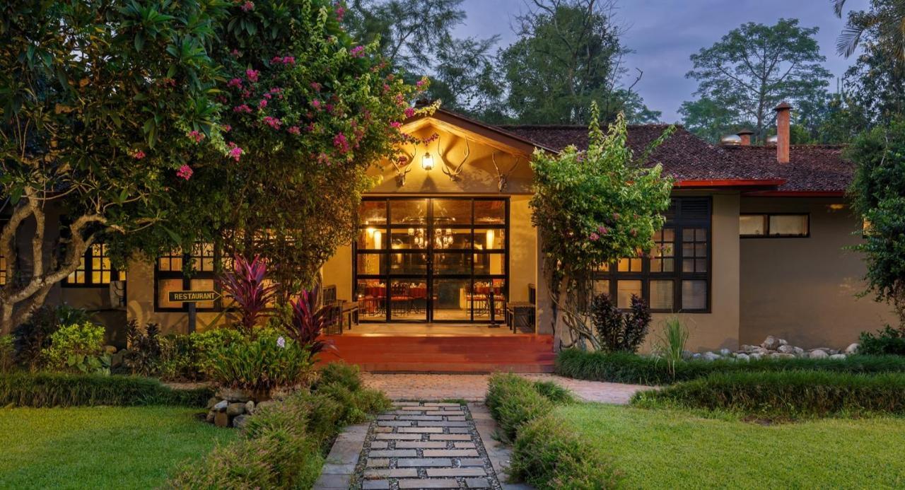 Green Mansions Jungle Resort Sauraha Esterno foto