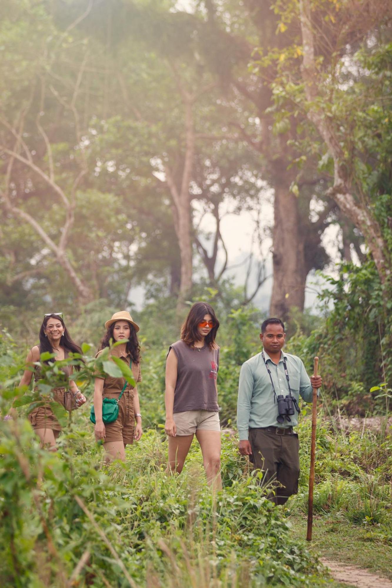 Green Mansions Jungle Resort Sauraha Esterno foto