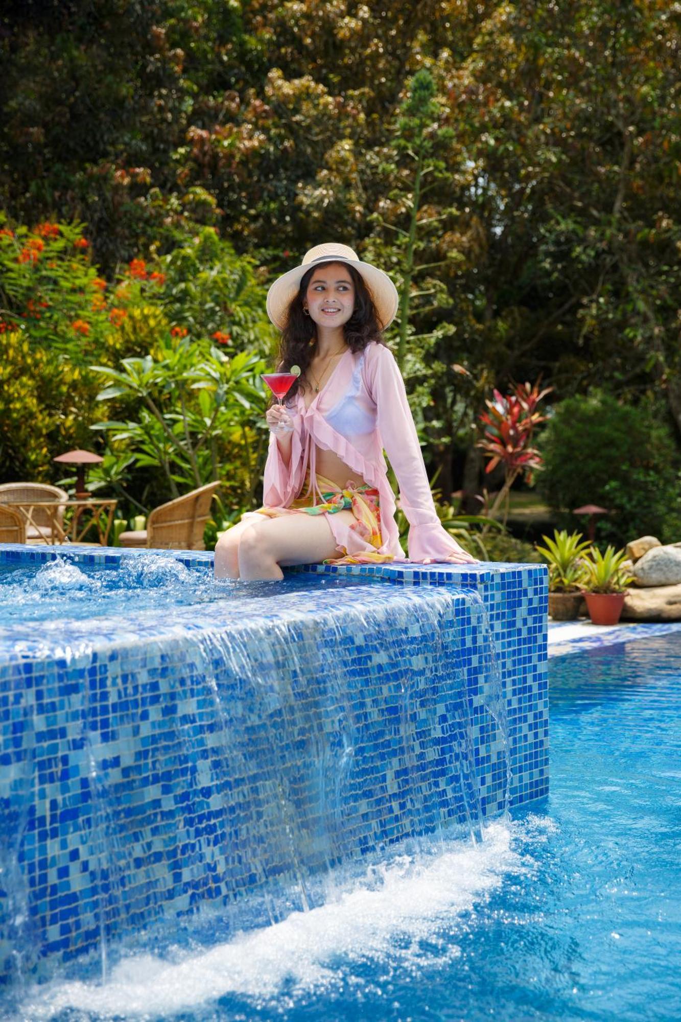 Green Mansions Jungle Resort Sauraha Esterno foto