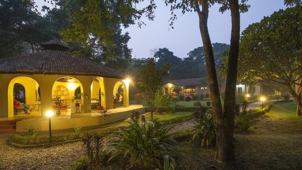 Green Mansions Jungle Resort Sauraha Esterno foto