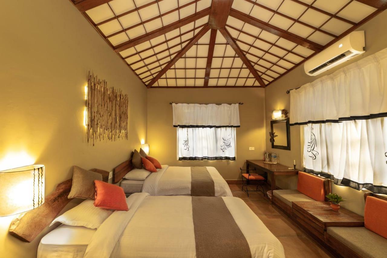 Green Mansions Jungle Resort Sauraha Esterno foto