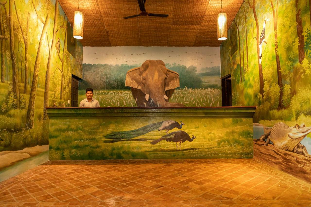 Green Mansions Jungle Resort Sauraha Esterno foto